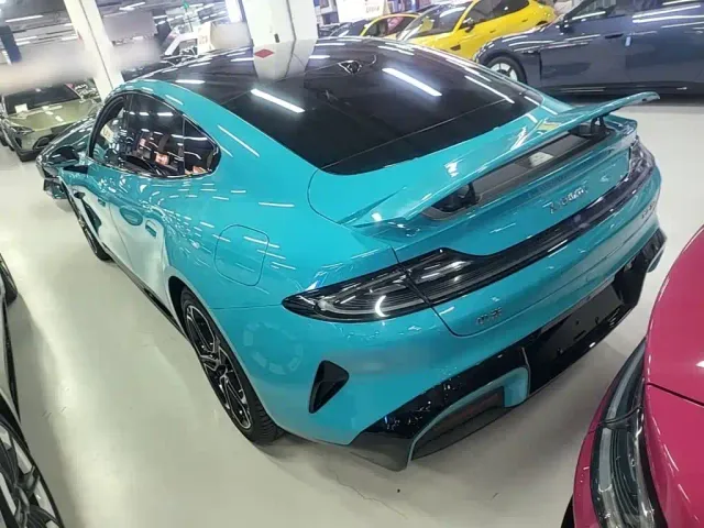 Xiaomi SU7 — Фото автомобиля 4