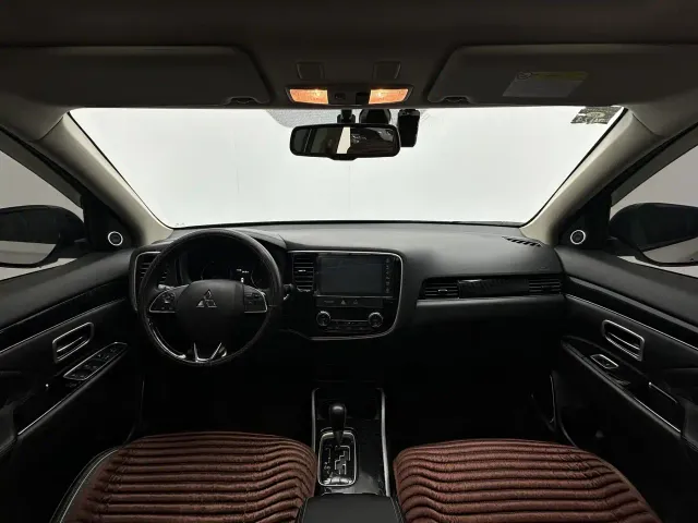 Mitsubishi Outlander — Фото автомобиля 6