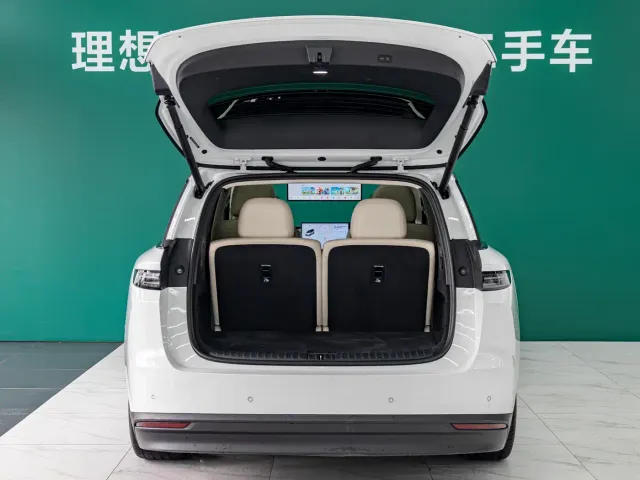 Li Auto i8 — Фото автомобиля 8