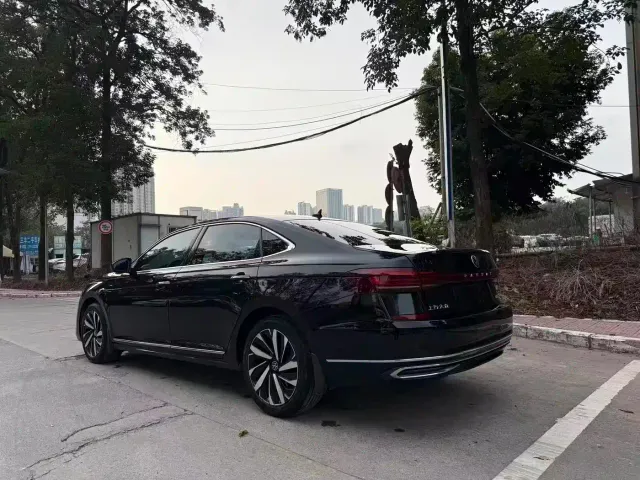 Volkswagen Passat — Фото автомобиля 9