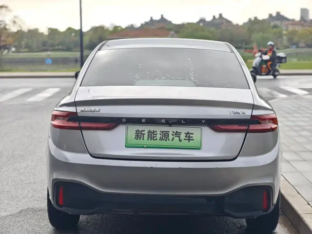 Geely Geometry A — Фото автомобиля 4