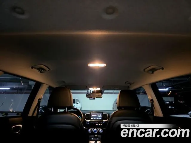 Hyundai Venue — Фото автомобиля 19