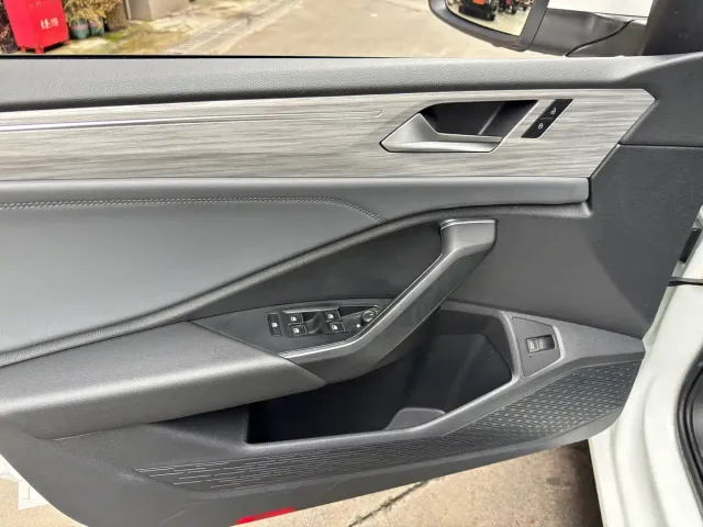Volkswagen Sagitar — Фото автомобиля 13