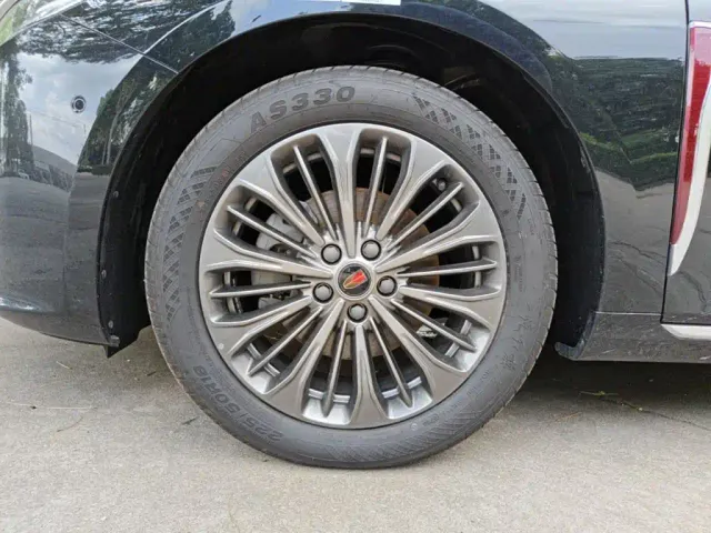 Hongqi H5 — Фото автомобиля 22