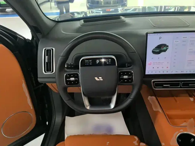 Li Auto L7 — Фото автомобиля 10