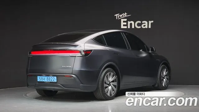 Tesla Model Y — Фото автомобиля 2