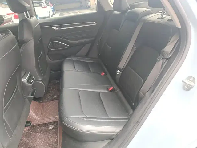 Geely Emgrand — Фото автомобиля 16