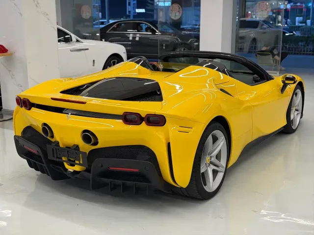 Ferrari SF90 — Фото автомобиля 8
