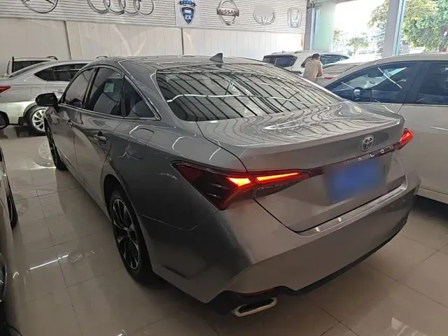 Toyota Avalon — Фото автомобиля 4