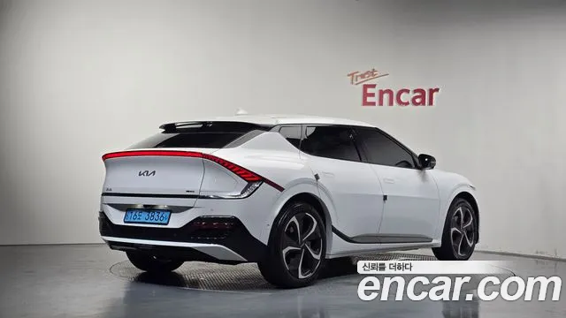 Kia EV6 — Фото автомобиля 2