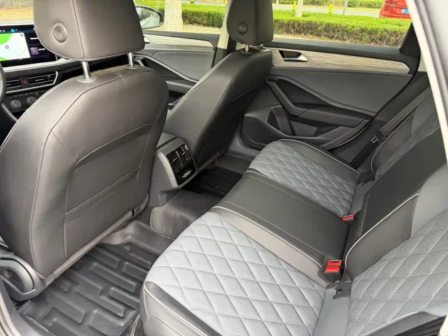 Volkswagen Sagitar — Фото автомобиля 11