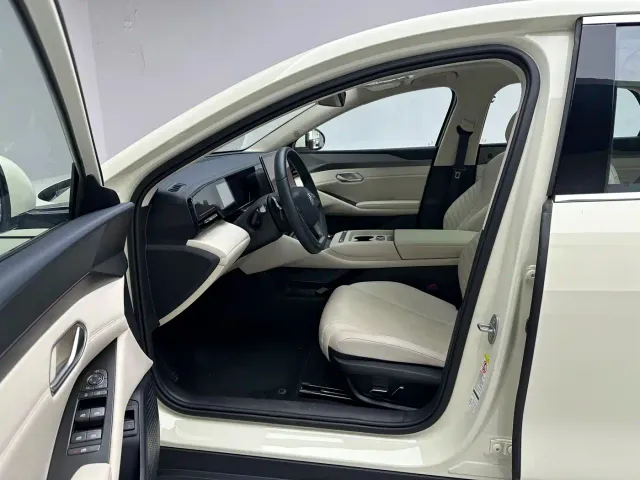 BYD Qin L — Фото автомобиля 9