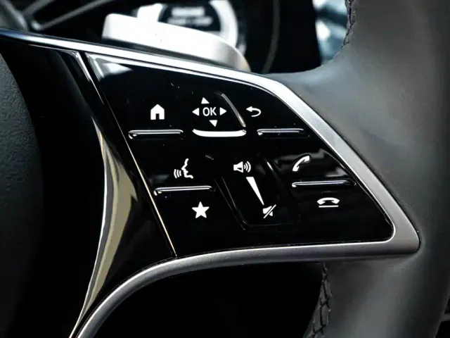 Mercedes-Benz E-Class — Фото автомобиля 18