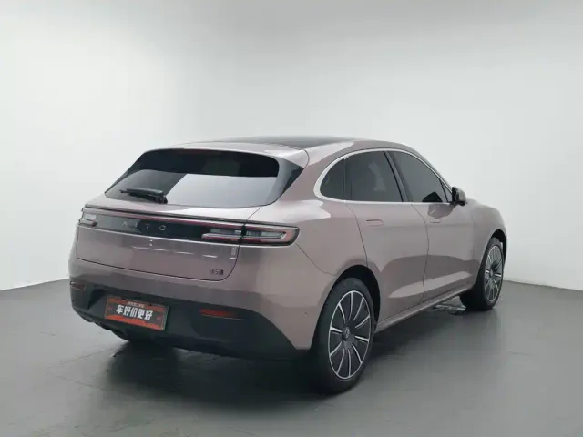 Aito M5 — Фото автомобиля 2