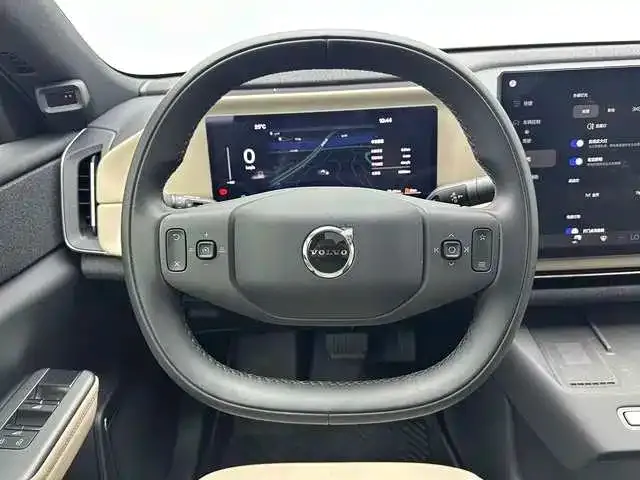 Volvo XC70 Plug-in Hybrid — Фото автомобиля 9