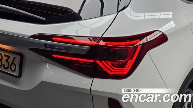 Kia Seltos Seltos Бензин 1.6 Turbo 4WD — Фото автомобиля 16