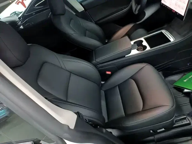 Tesla Model Y — Фото автомобиля 24