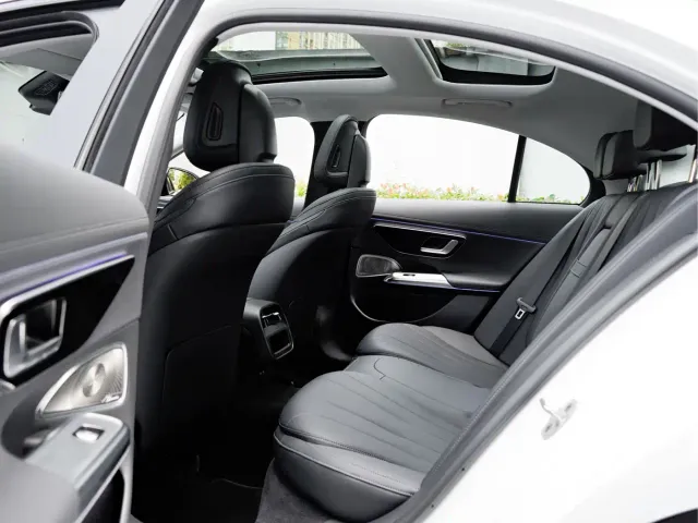 Mercedes-Benz E-Class — Фото автомобиля 12