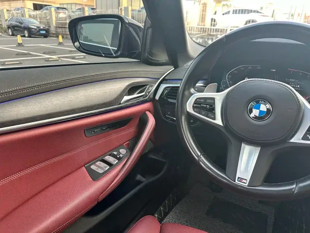 BMW 5 Series — Фото автомобиля 4