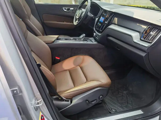 Volvo XC60 — Фото автомобиля 17
