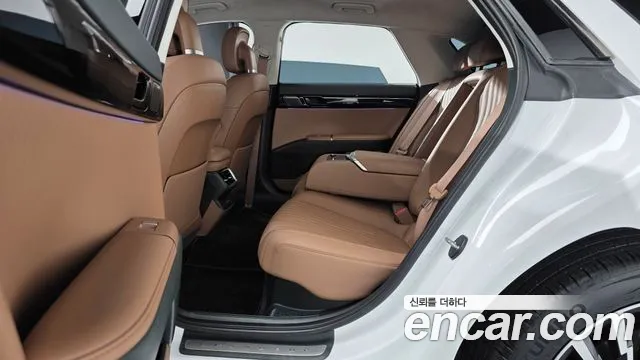 Hyundai Grandeur GN7 — Фото автомобиля 12