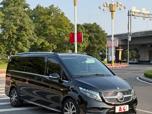 Mercedes-Benz V-Class — Фото автомобиля 3
