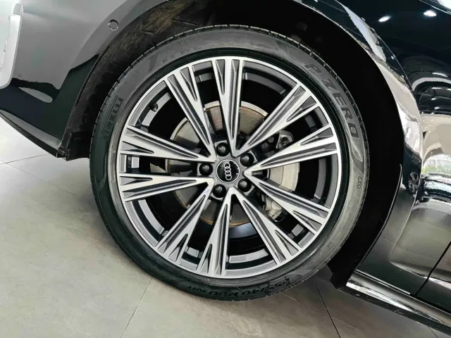 Audi A6L — Фото автомобиля 10
