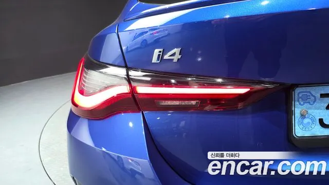 BMW i4 — Фото автомобиля 21