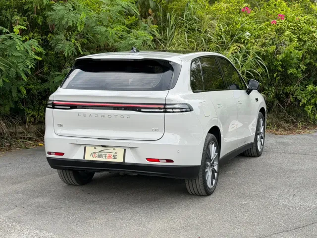 Leapmotor C10 — Фото автомобиля 4