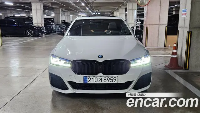 BMW 5 Series G30 — Фото автомобиля 3