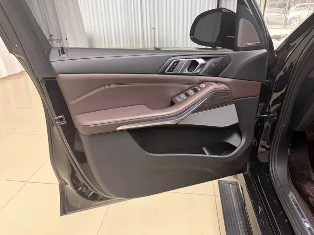 BMW X5 — Фото автомобиля 12