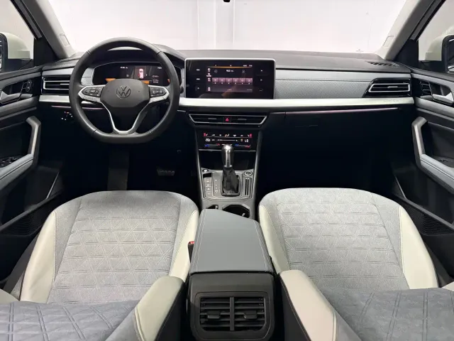 Volkswagen Lavida — Фото автомобиля 11