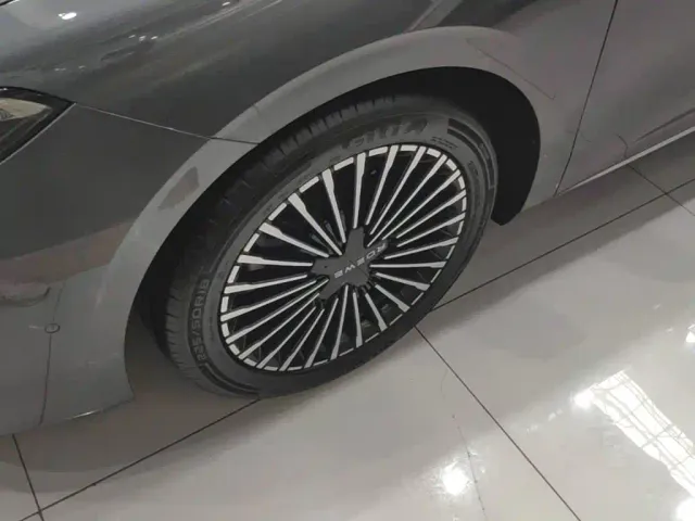 Roewe M7 DMH — Фото автомобиля 22