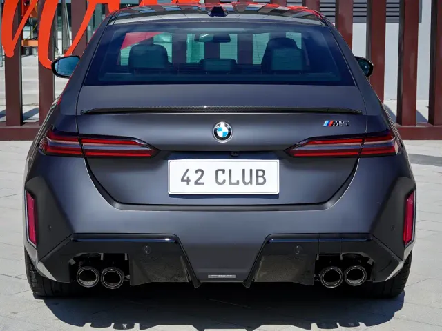 BMW M5 — Фото автомобиля 6