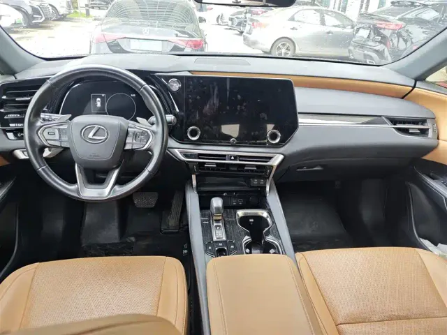 Lexus RX — Фото автомобиля 7