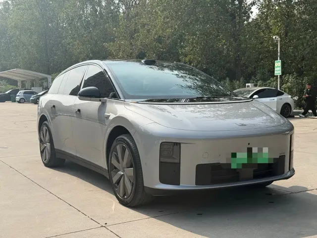 Li Auto i6 — Фото автомобиля 4