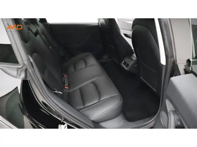 Tesla Model 3 — Фото автомобиля 8