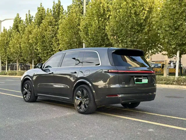 Li Auto L9 — Фото автомобиля 9