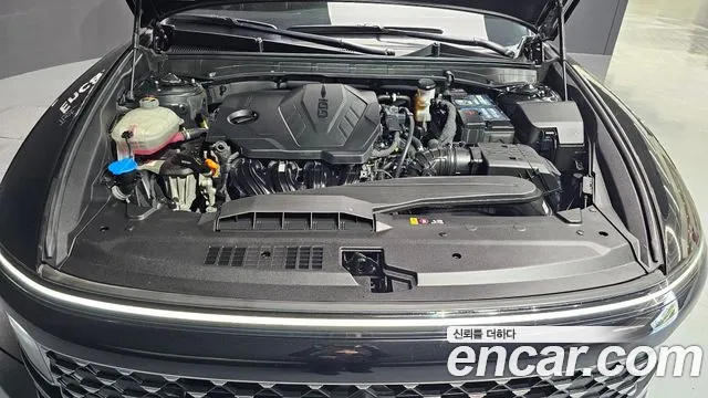 Hyundai Grandeur Grandeur (GN7) 2.5 Бензин 2WD — Фото автомобиля 6
