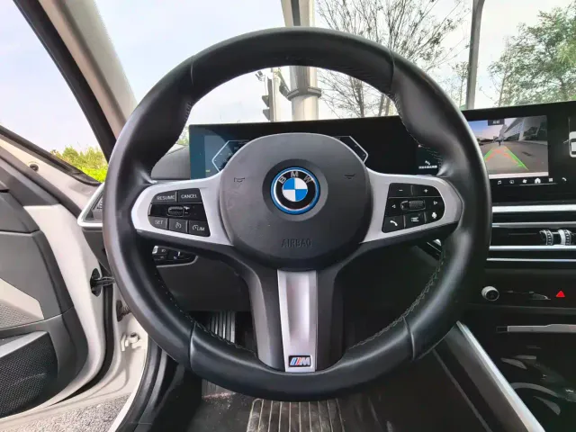 BMW i3 — Фото автомобиля 14