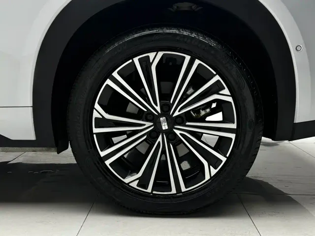 Geely Galaxy Starship 7 EM-i — Фото автомобиля 18