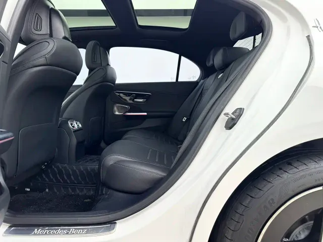 Mercedes-Benz C-Class — Фото автомобиля 16