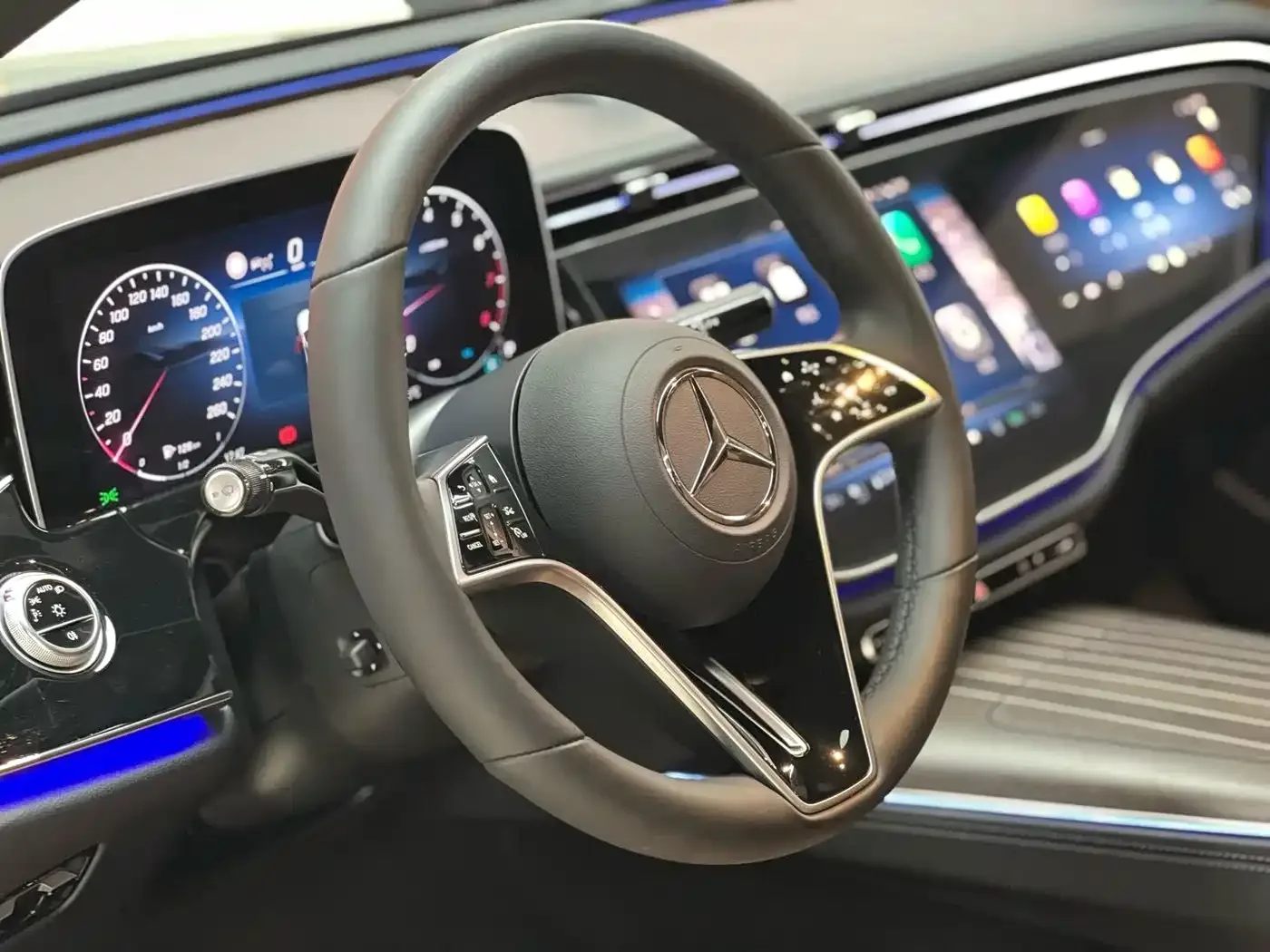 Mercedes-Benz Mercedes-Benz E-Class 2024 Facelift E 300 L Luxury — Фото автомобиля 7