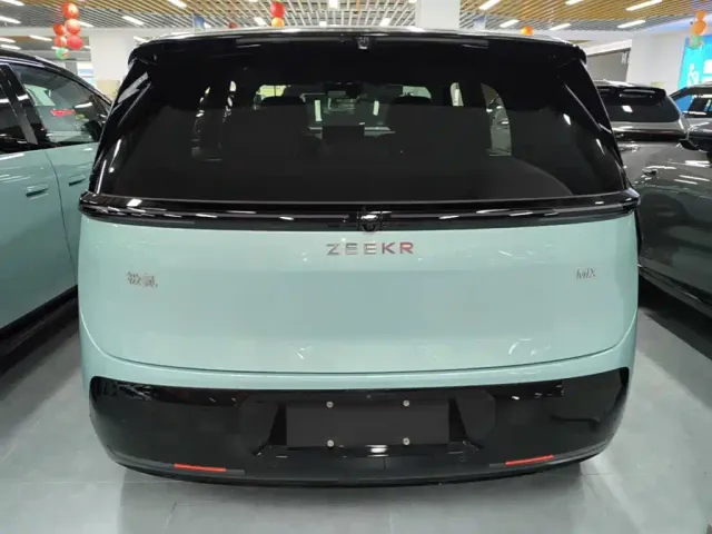Zeekr Mix — Фото автомобиля 5