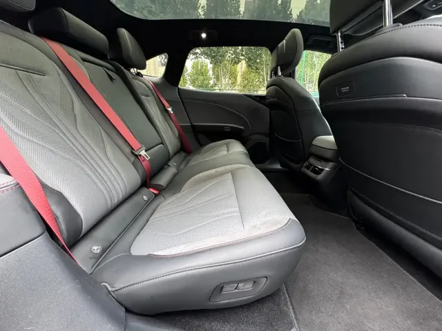 ZEEKR Zeekr 007GT 2025 Long Range RWD Smart Driving Edition 100kWh — Фото автомобиля 7