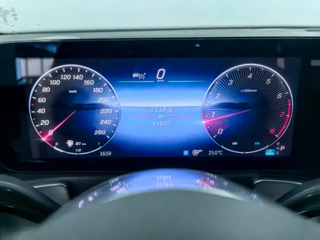 Mercedes-Benz GLB-Class — Фото автомобиля 18