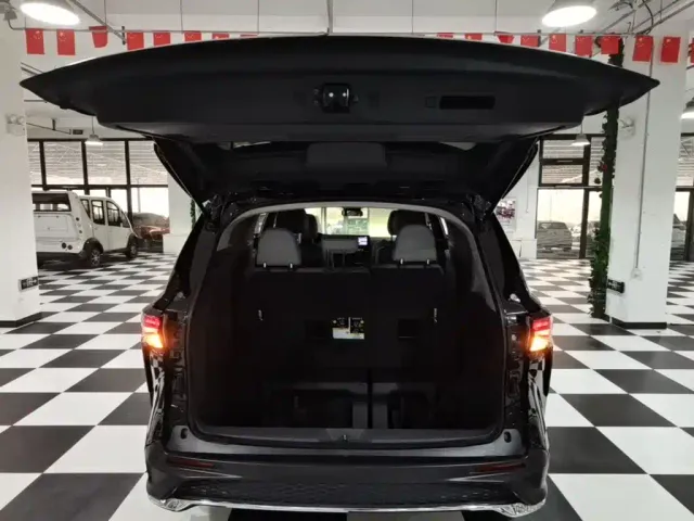 Toyota Granvia — Фото автомобиля 18