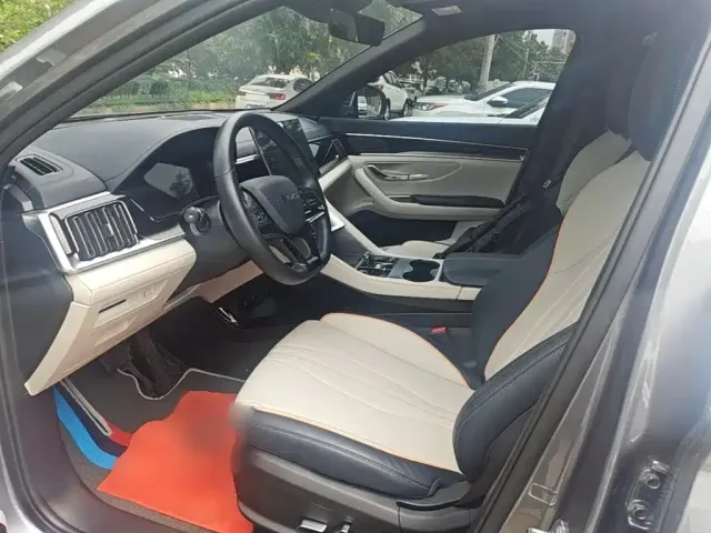 BYD Song PLUS PHEV 2024 Glory Edition DM-i 110km Flagship — Фото автомобиля 10