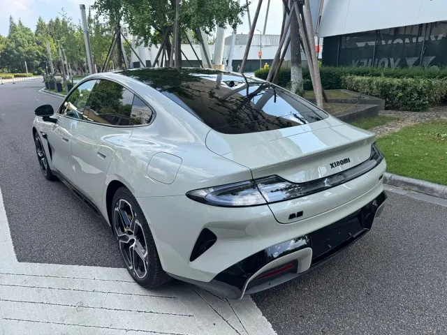 Xiaomi SU7 — Фото автомобиля 10