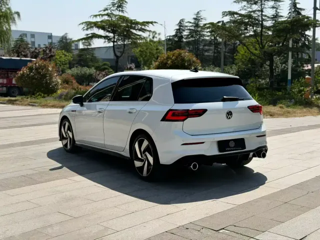 Volkswagen Golf GTI — Фото автомобиля 9